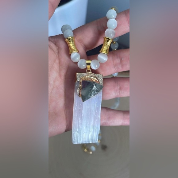 HANDMADE CRYSTAL QUARTZ JEWELRY NECKLACE - Picture 2 of 6